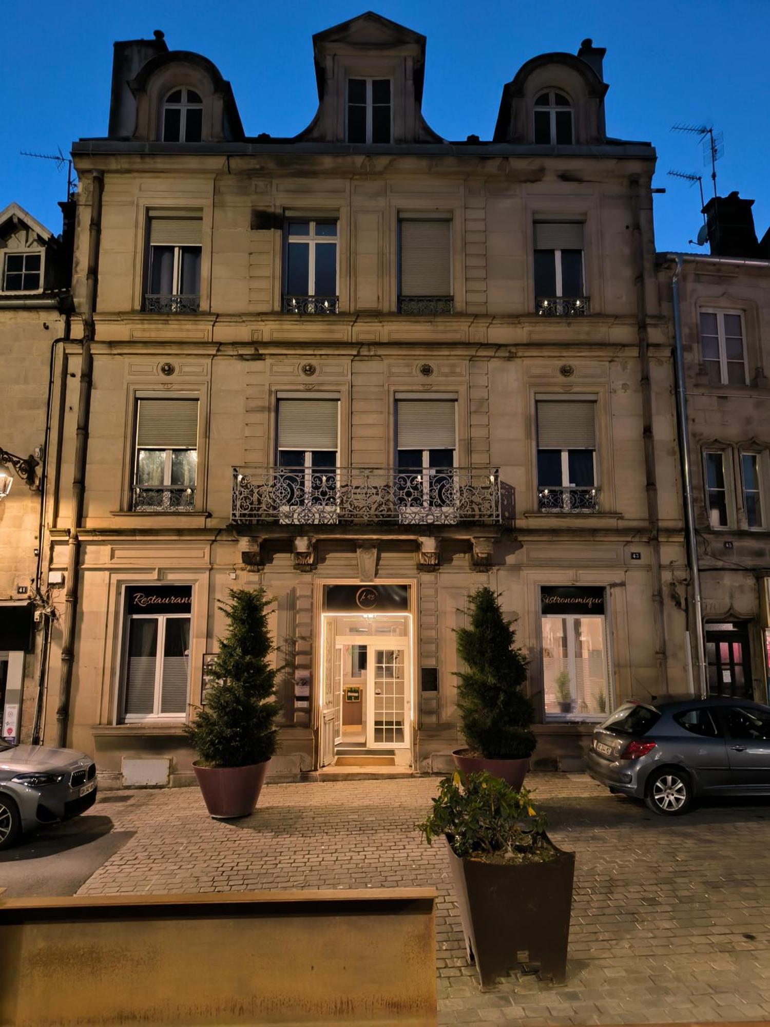 Le Napoleon Hotel Люксойл-ле-Бан Екстериор снимка
