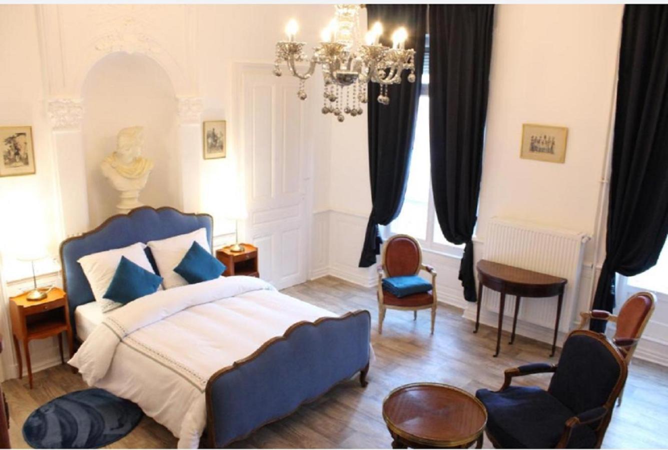 Le Napoleon Hotel Люксойл-ле-Бан Екстериор снимка